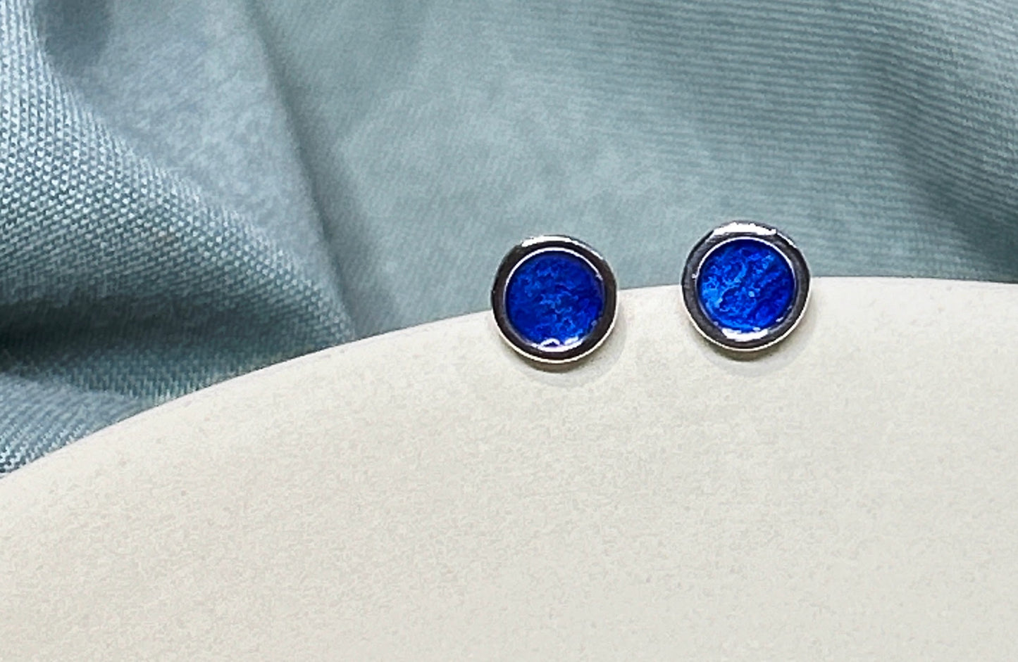 The circle studs