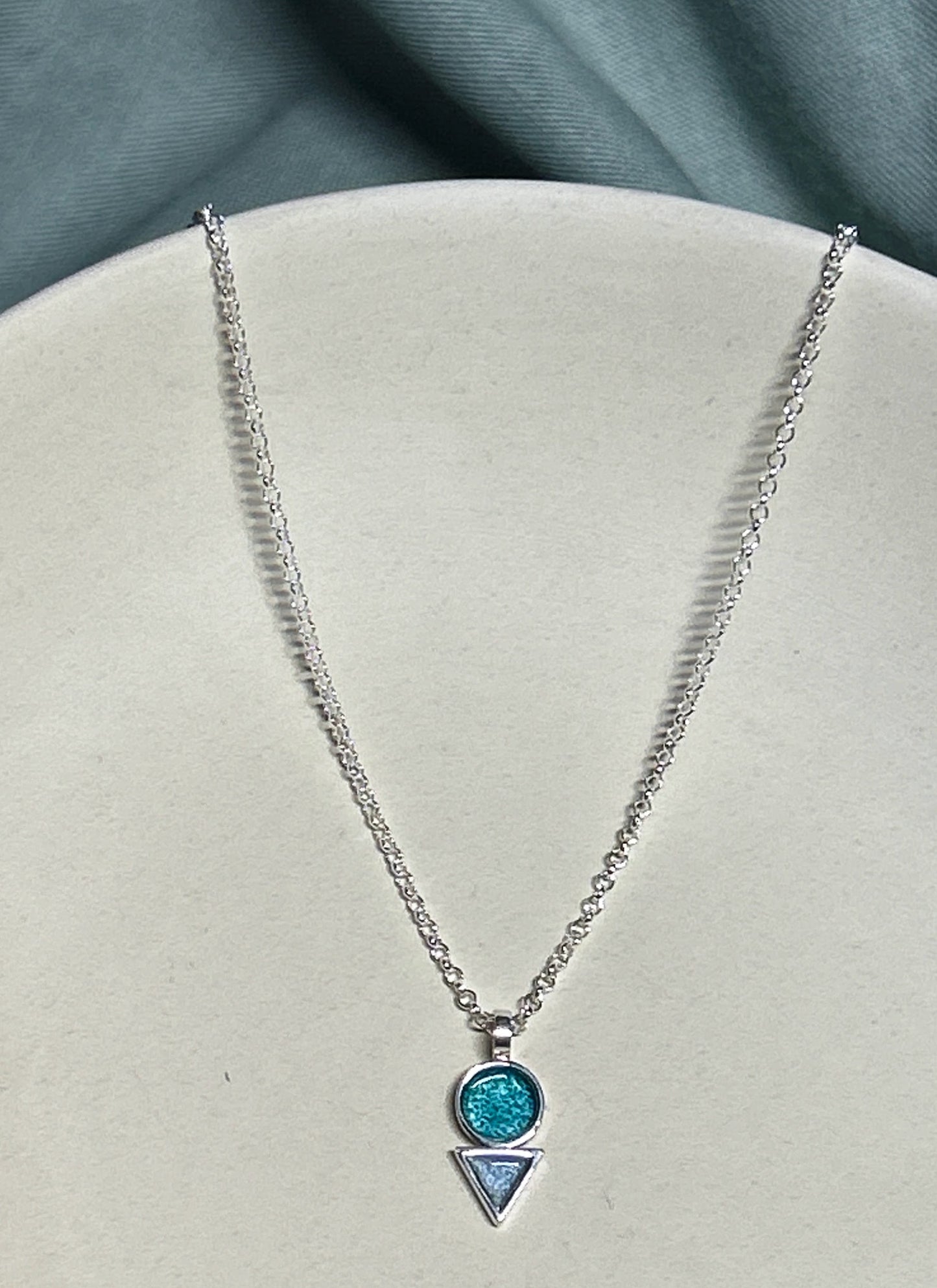 The circle and triangle necklace