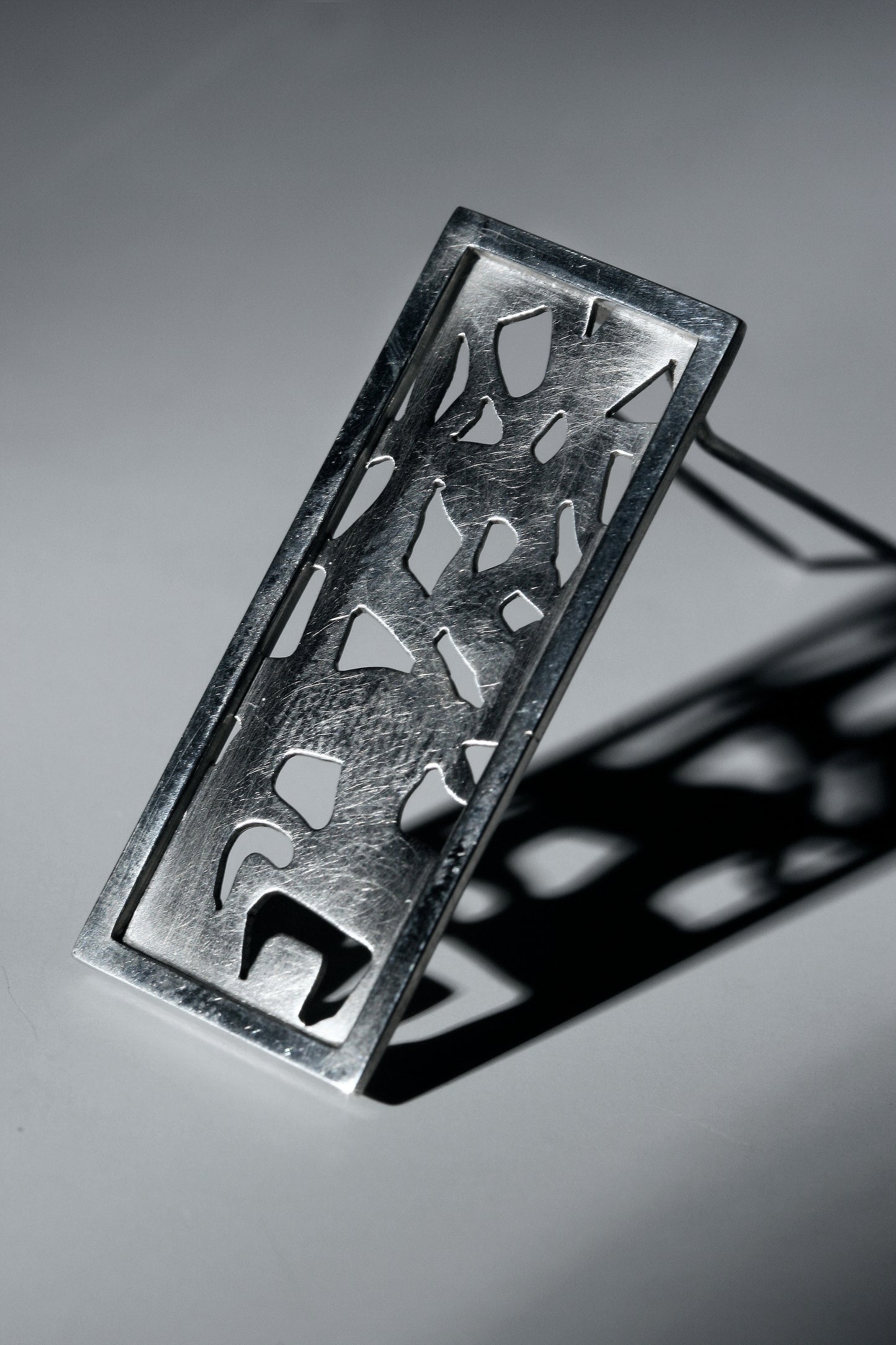 Tree bathing brooch